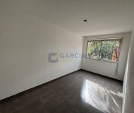 Apartamento com 43m², 1 dormitório, 1 vaga no bairro Jardim Sabará em Porto Alegre