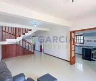 Casa com 300m², 4 dormitórios no bairro Jardim Itu em Porto Alegre