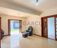 Casa com 300m², 4 dormitórios no bairro Jardim Itu em Porto Alegre