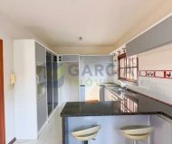 Casa com 300m², 4 dormitórios no bairro Jardim Itu em Porto Alegre