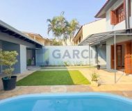 Casa com 300m², 4 dormitórios no bairro Jardim Itu em Porto Alegre