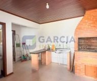 Casa com 300m², 4 dormitórios no bairro Jardim Itu em Porto Alegre