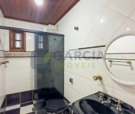 Casa com 300m², 4 dormitórios no bairro Jardim Itu em Porto Alegre