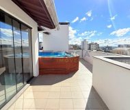 Cobertura com 225m², 3 dormitórios, 1 suíte, 1 vaga no bairro Cristo Redentor em Porto Alegre