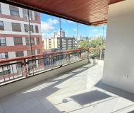Cobertura com 225m², 3 dormitórios, 1 suíte, 1 vaga no bairro Cristo Redentor em Porto Alegre