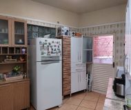 Casa com 122m², 5 dormitórios, 2 suítes, 2 vagas no bairro Jardim Floresta em Porto Alegre