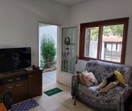 Casa com 122m², 5 dormitórios, 2 suítes, 2 vagas no bairro Jardim Floresta em Porto Alegre