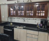 Casa com 360m², 7 dormitórios, 1 suíte, 2 vagas no bairro Jardim Itu em Porto Alegre