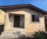 Casa com 124m², 2 dormitórios, 1 vaga no bairro Sarandi em Porto Alegre