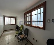 Casa com 264m², 3 dormitórios no bairro Passo da Areia em Porto Alegre