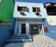 Casa com 264m², 3 dormitórios no bairro Passo da Areia em Porto Alegre
