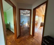 Casa com 264m², 3 dormitórios no bairro Passo da Areia em Porto Alegre