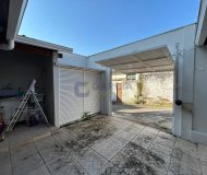Casa com 264m², 3 dormitórios no bairro Passo da Areia em Porto Alegre