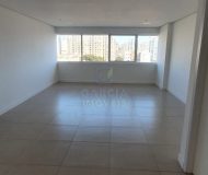 Sala Comercial com 40m², 1 vaga no bairro Passo da Areia em Porto Alegre