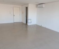 Sala Comercial com 40m², 1 vaga no bairro Passo da Areia em Porto Alegre