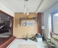 Casa com 390m², 5 dormitórios, 1 suíte, 4 vagas no bairro Sarandi em Porto Alegre