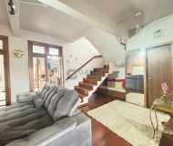 Casa com 390m², 5 dormitórios, 1 suíte, 4 vagas no bairro Sarandi em Porto Alegre