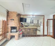 Casa com 390m², 5 dormitórios, 1 suíte, 4 vagas no bairro Sarandi em Porto Alegre