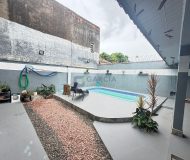 Casa com 390m², 5 dormitórios, 1 suíte, 4 vagas no bairro Sarandi em Porto Alegre