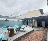 Casa com 390m², 5 dormitórios, 1 suíte, 4 vagas no bairro Sarandi em Porto Alegre