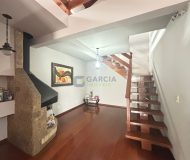 Casa com 390m², 5 dormitórios, 1 suíte, 4 vagas no bairro Sarandi em Porto Alegre