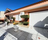 Casa com 161m², 3 dormitórios, 1 suíte, 3 vagas no bairro Jardim Ingá em Porto Alegre