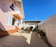 Casa com 161m², 3 dormitórios, 1 suíte, 3 vagas no bairro Jardim Ingá em Porto Alegre