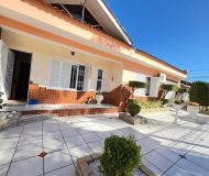 Casa com 161m², 3 dormitórios, 1 suíte, 3 vagas no bairro Jardim Ingá em Porto Alegre