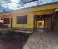 Casa com 111m², 3 dormitórios, 1 suíte, 5 vagas no bairro Jardim São Pedro em Porto Alegre