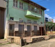 Prédio com 363m², 1 dormitório, 2 vagas no bairro São João em Porto Alegre