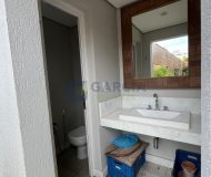 Casa com 450m², 2 dormitórios, 2 suítes, 4 vagas no bairro Boa Vista em Porto Alegre