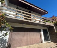 Casa com 240m², 4 dormitórios, 1 suíte, 3 vagas no bairro Jardim Itu em Porto Alegre