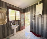 Casa com 240m², 4 dormitórios, 1 suíte, 3 vagas no bairro Jardim Itu em Porto Alegre