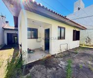 Casa com 240m², 4 dormitórios, 1 suíte, 3 vagas no bairro Jardim Itu em Porto Alegre