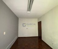 Casa com 240m², 4 dormitórios, 1 suíte, 3 vagas no bairro Jardim Itu em Porto Alegre
