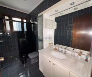 Casa com 240m², 4 dormitórios, 1 suíte, 3 vagas no bairro Jardim Itu em Porto Alegre