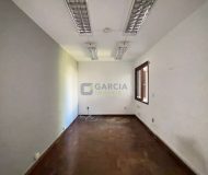 Casa com 240m², 4 dormitórios, 1 suíte, 3 vagas no bairro Jardim Itu em Porto Alegre