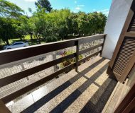 Casa com 240m², 4 dormitórios, 1 suíte, 3 vagas no bairro Jardim Itu em Porto Alegre