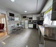 Casa com 300m², 5 dormitórios, 2 suítes, 4 vagas no bairro Sarandi em Porto Alegre
