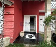 Casa com 300m², 5 dormitórios, 2 suítes, 4 vagas no bairro Sarandi em Porto Alegre