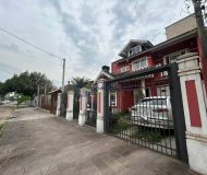 Casa com 300m², 5 dormitórios, 2 suítes, 4 vagas no bairro Sarandi em Porto Alegre