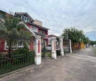 Casa com 300m², 5 dormitórios, 2 suítes, 4 vagas no bairro Sarandi em Porto Alegre