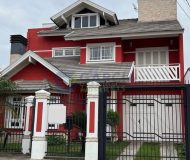 Casa com 300m², 5 dormitórios, 2 suítes, 4 vagas no bairro Sarandi em Porto Alegre