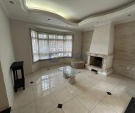 Casa com 300m², 5 dormitórios, 2 suítes, 4 vagas no bairro Sarandi em Porto Alegre