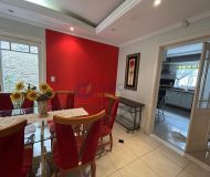 Casa com 300m², 5 dormitórios, 2 suítes, 4 vagas no bairro Sarandi em Porto Alegre