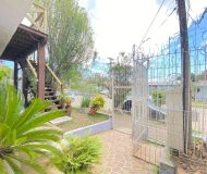 Casa com 188m², 4 dormitórios, 2 vagas no bairro Sarandi em Porto Alegre