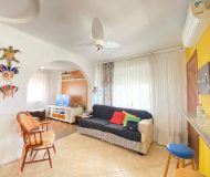 Casa com 188m², 4 dormitórios, 2 vagas no bairro Sarandi em Porto Alegre