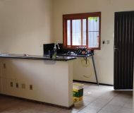 Casa com 80m², 2 dormitórios, 2 vagas no bairro Rubem Berta em Porto Alegre