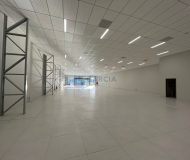 Loja com 685m², 7 vagas no bairro Sarandi em Porto Alegre