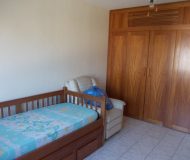 Casa com 148m², 3 dormitórios, 1 suíte, 2 vagas no bairro Santa Fe em Porto Alegre